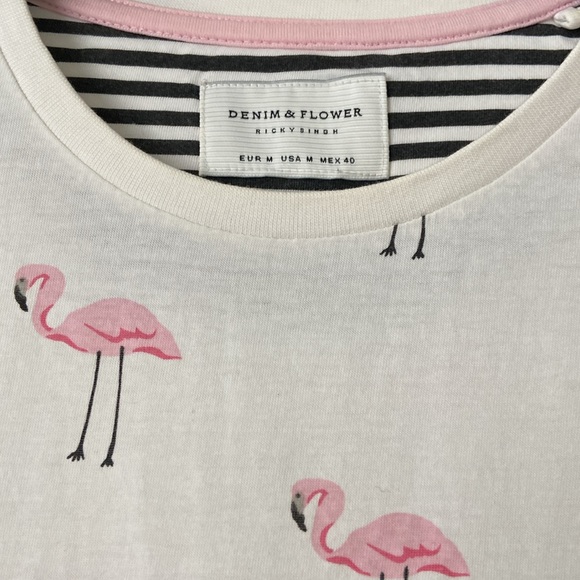 Basically new denim & flower tee with flamingo print. Men’s size M - Picture 2 of 3